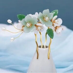 Jade Flower Resin Hair Accessory Comb